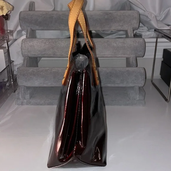 SOLD Louis Vuitton Reade PM Vernis ✨ - Picture 2 of 9